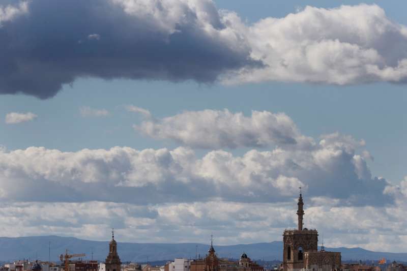 Vista general de la ciudad de València con el cielo nublado. EFE/Kai Försterling
