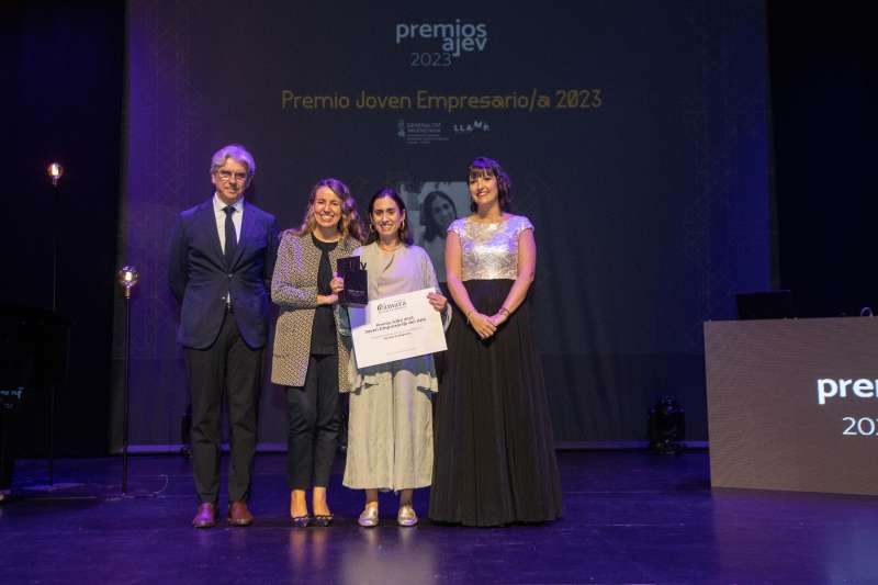 Los premios AJEV son un reconocimiento a los jvenes empresarios y empresarias por su labor de arriesgar y comprometerse con la sociedad