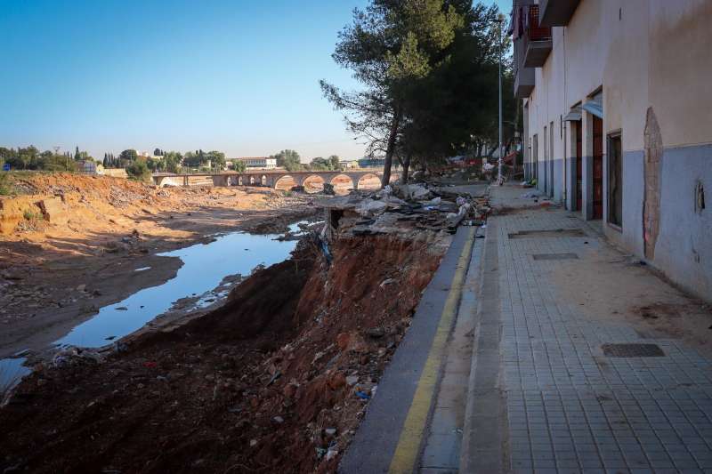 El cauce del barranco de Horteta junto a las viviendas. EPDA