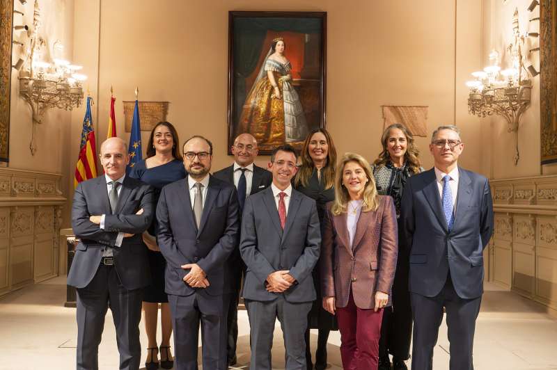 Foto de familia de la nueva junta. EPDA