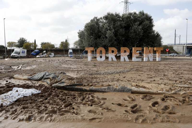 Calle embarrada en la localidad valenciana de Torrent.EFEMiguel ngel PoloArchivo