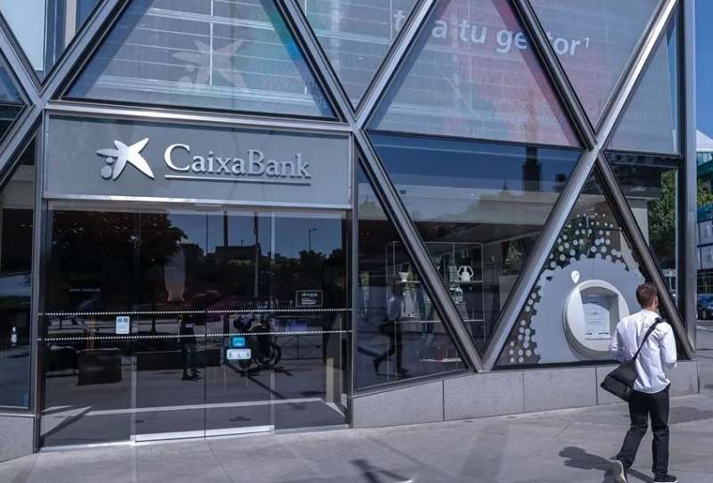 Imagen de oficinas de CaixaBank en Madrid. EFEEmilio Naranjo

