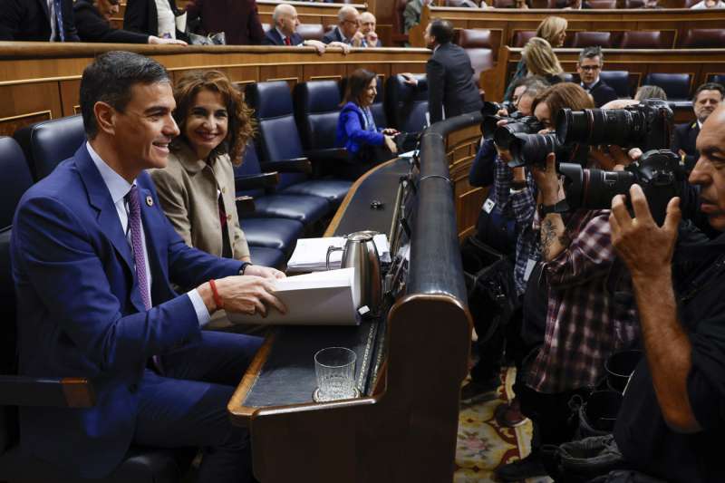 El presidente del Gobierno, Pedro Snchez, comparece este mircoles en el Congreso para informar de la gestin de la dana, en un pleno con el que se cierra la ronda de explicaciones que los miembros del Ejecutivo han ofrecido en la Cmara Baja sobre la catstrofe. EFE JJ Guilln
