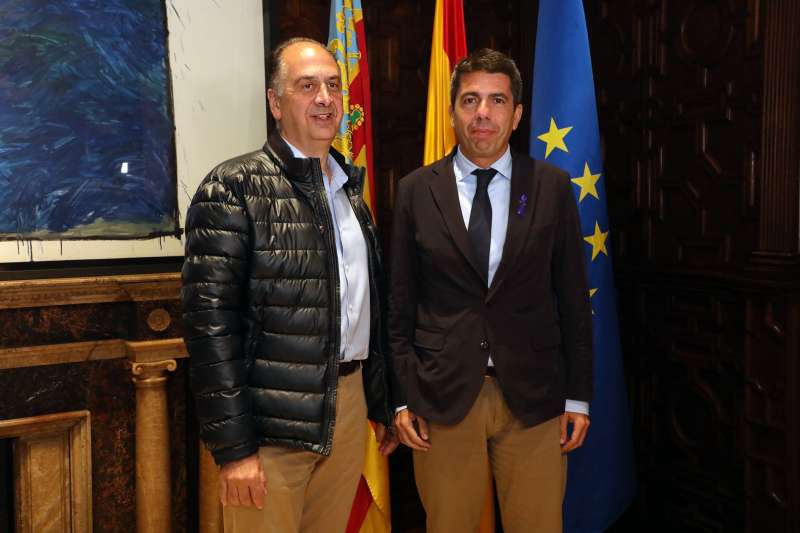 Imagen de la reunin con Juan Carlos Valderrama. EPDA