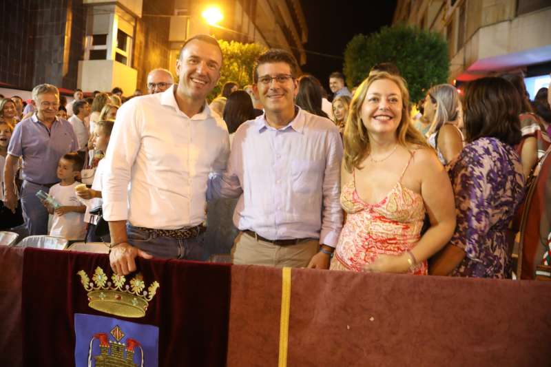 Momp i Enguix amb lalcalde dOntinyent a les Festes de Moros i Cristians. EPDA