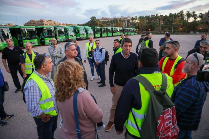 La flota de autobuses provenientes de la Comunidad de Madrid.EPDA