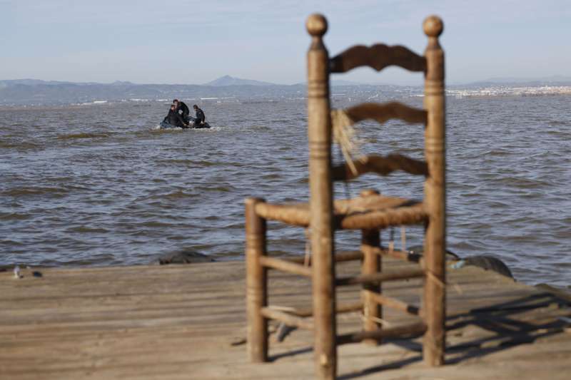 La FGNE (Fuerza de Guerra Naval Especial) en labores de búsqueda de cuerpos en L