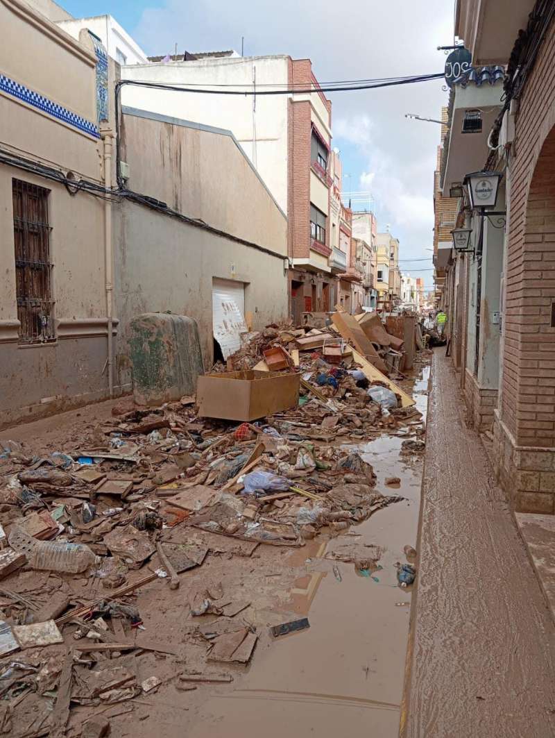 Calle de Catarroja tras la DANA.  A. D. 