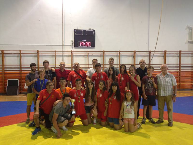 El Club de Lluita Camp de Morvedre se proclama campeón del VI Torneo de la  Escuela de Luc