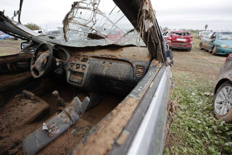 La DANA ha dejado tirados ms de 100.000 vehculos en las carreteras en torno a la zona ms castigada por el temporal en Valencia. EPDA