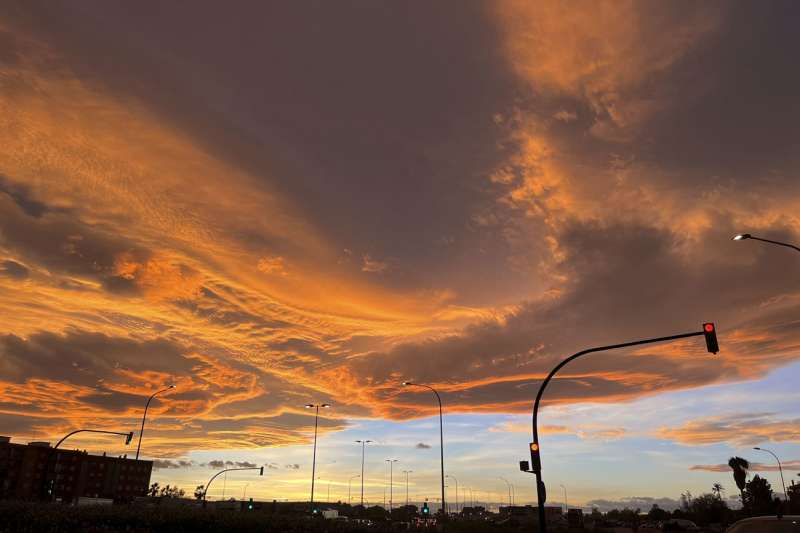  Vista de un atardecer de estos das en la ciudad de Valncia.EFEVillar Lpez