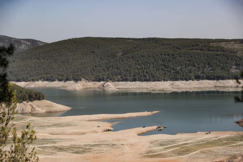 Imagen de archivo del Embalse de Benageber. EFEManuel Bruque Archivo
