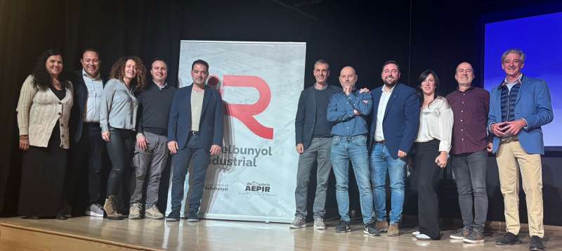 Miembros de la recientemente constituida EGM del Polgono Industrial de Rafelbunyol. EPDA